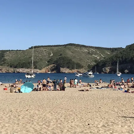 Cala Montgo アパート